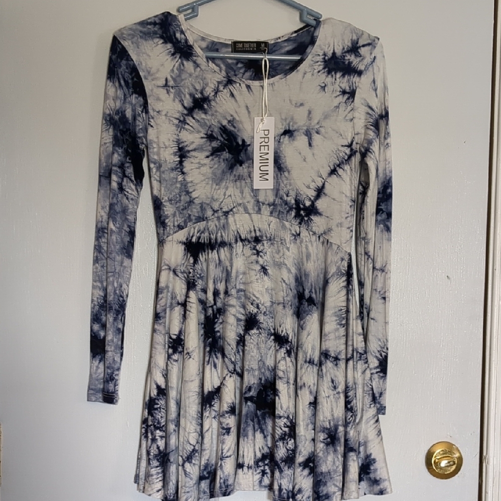 NWT CTC Blue and White Tie-Dye Top Md
